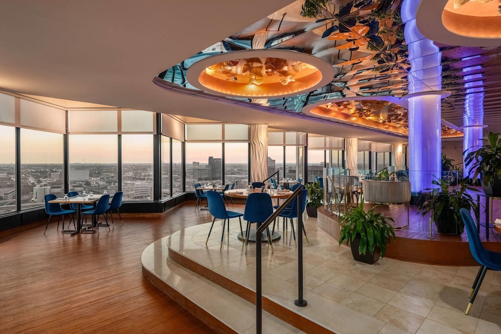 Fort Pontchartrain Detroit, a Wyndham Hotel — Restaurant & bars in Detroit, Michigan