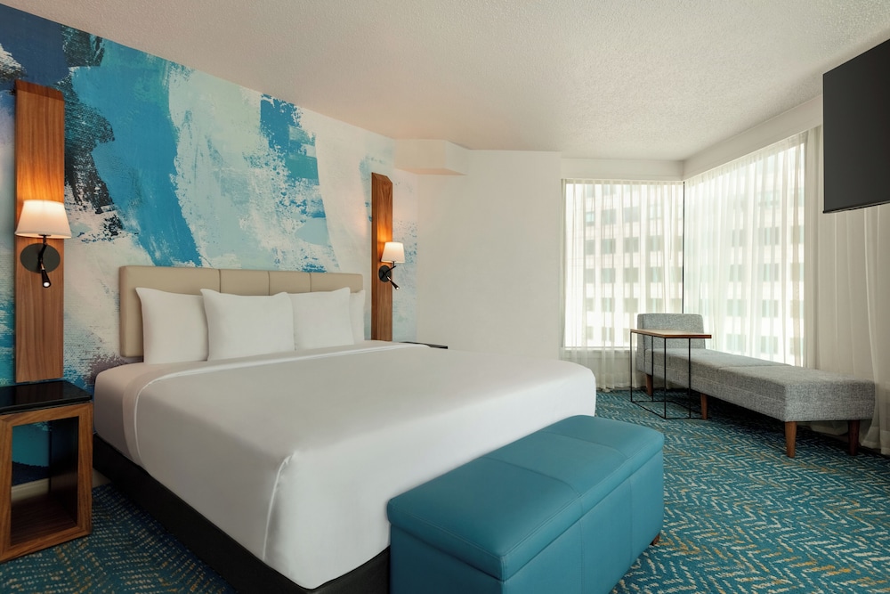 Fort Pontchartrain Detroit, a Wyndham Hotel — Hotel rooms in Detroit, Michigan