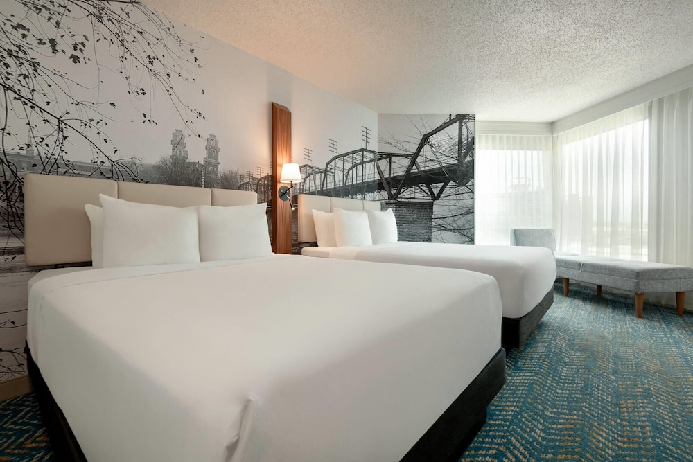 Fort Pontchartrain Detroit, a Wyndham Hotel — Hotel rooms in Detroit, Michigan