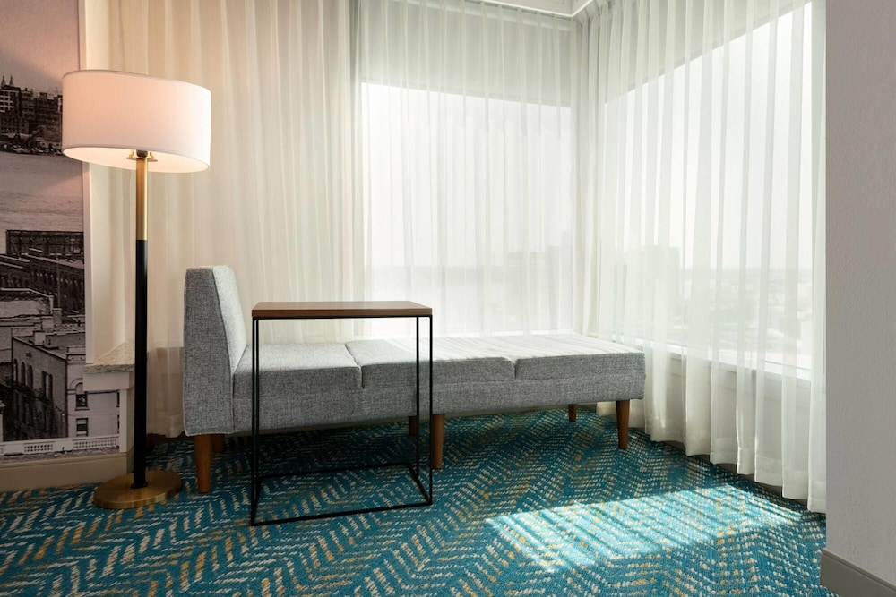 Fort Pontchartrain Detroit, a Wyndham Hotel — Hotel rooms in Detroit, Michigan