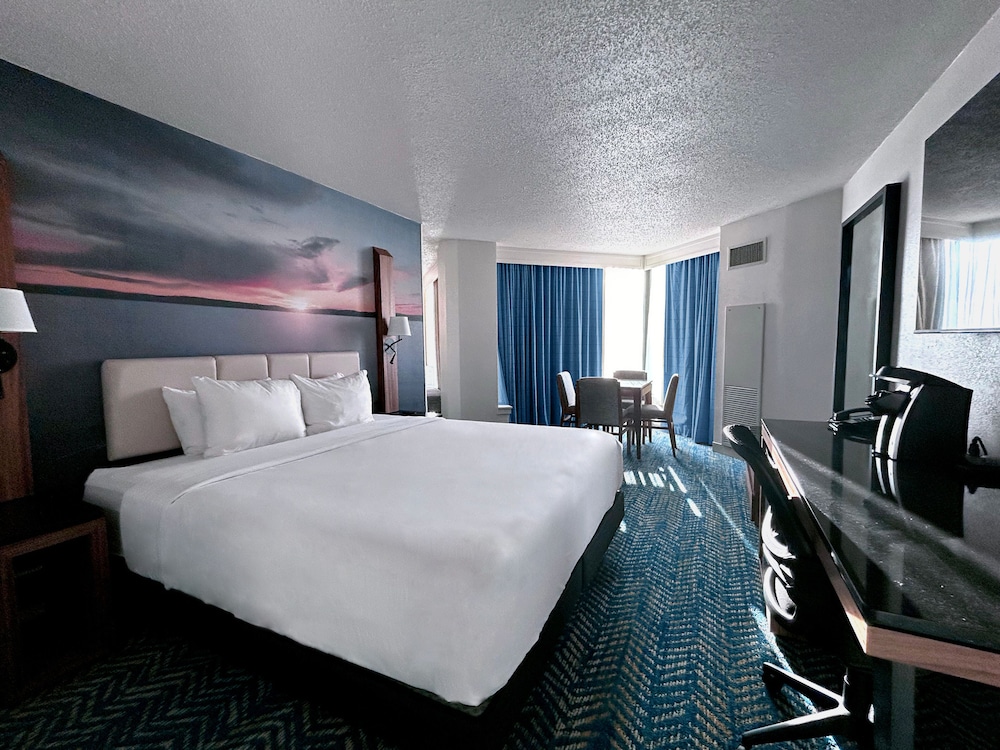 Fort Pontchartrain Detroit, a Wyndham Hotel — Hotel rooms in Detroit, Michigan