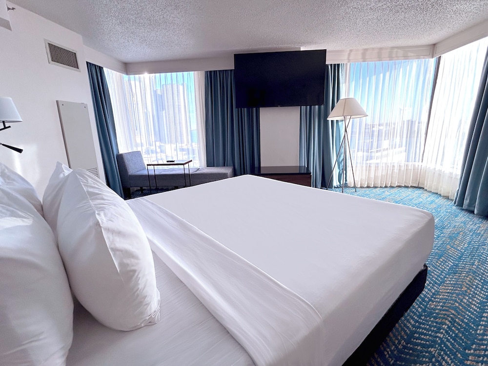 Fort Pontchartrain Detroit, a Wyndham Hotel — Hotel rooms in Detroit, Michigan