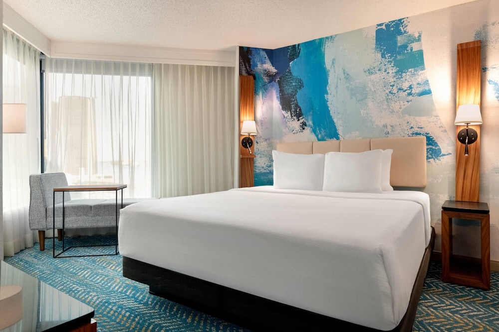 Fort Pontchartrain Detroit, a Wyndham Hotel — Hotel rooms in Detroit, Michigan