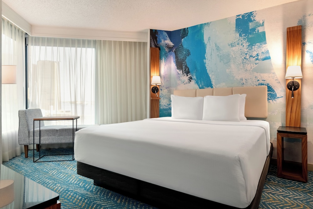 Fort Pontchartrain Detroit, a Wyndham Hotel — Hotel rooms in Detroit, Michigan