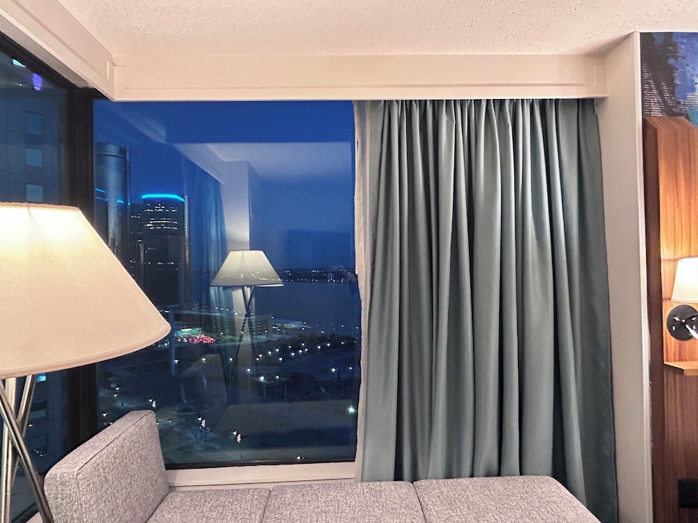 Fort Pontchartrain Detroit, a Wyndham Hotel — Hotel rooms in Detroit, Michigan