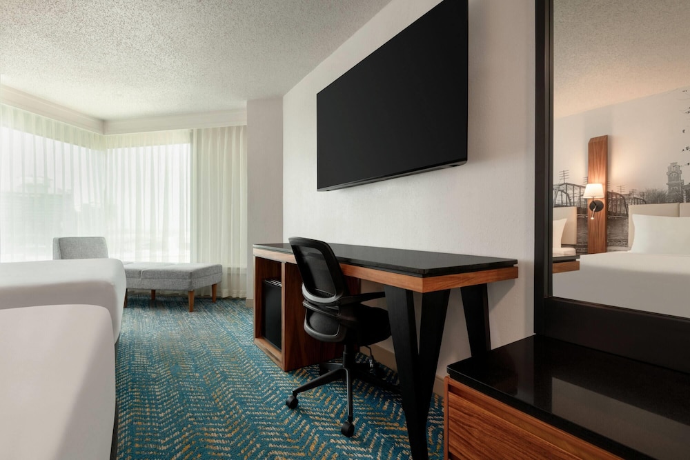 Fort Pontchartrain Detroit, a Wyndham Hotel — Hotel rooms in Detroit, Michigan