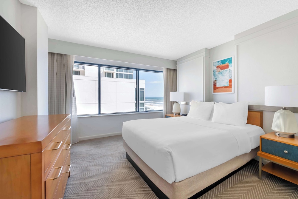 Hilton Vacation Club Daytona Beach Regency — Hotel rooms in Daytona Beach, Florida