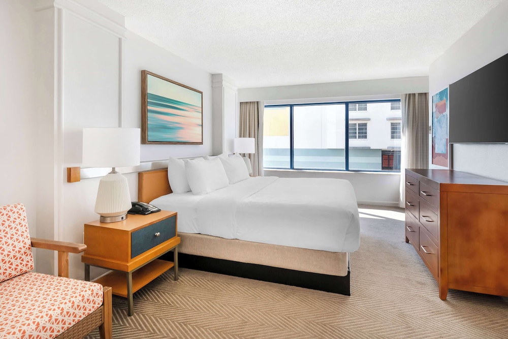 Hilton Vacation Club Daytona Beach Regency — Hotel rooms in Daytona Beach, Florida