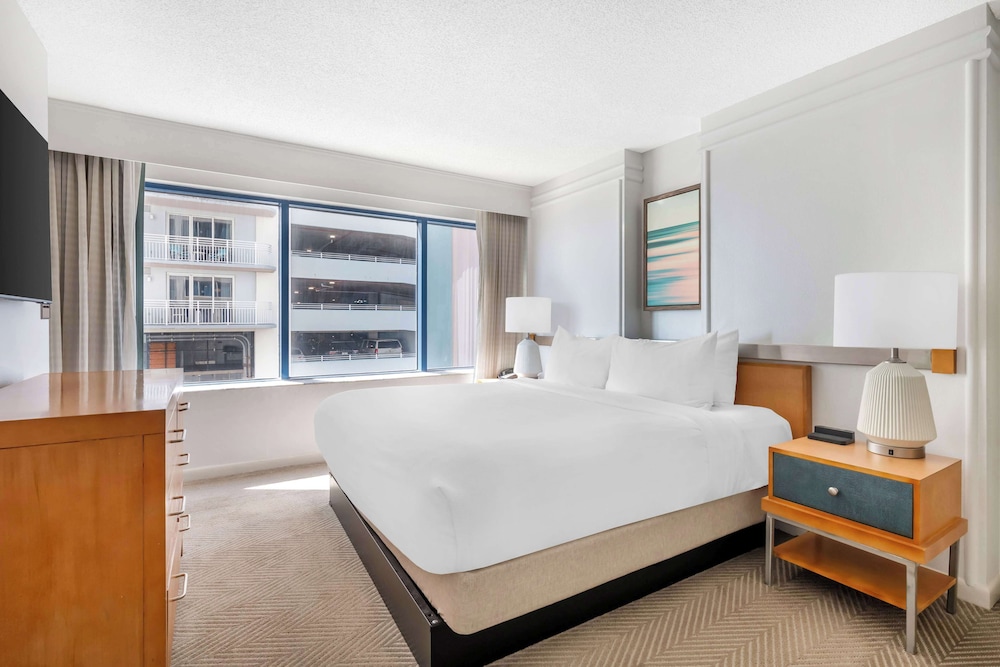 Hilton Vacation Club Daytona Beach Regency — Hotel rooms in Daytona Beach, Florida