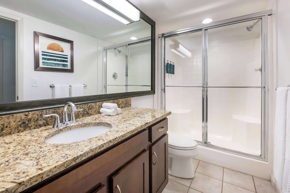 Hilton Vacation Club Daytona Beach Regency — Hotel rooms in Daytona Beach, Florida