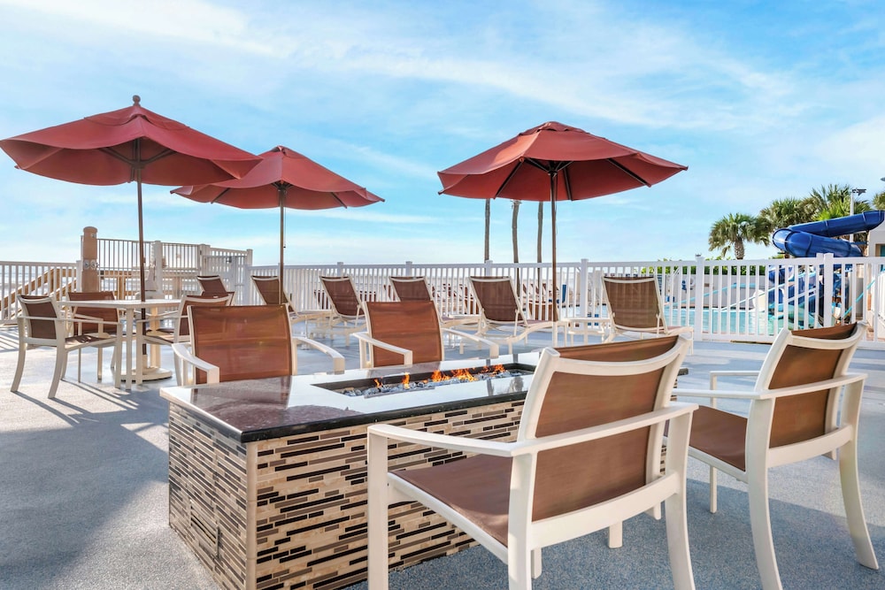 Hilton Vacation Club Daytona Beach Regency — Swimming pool in Daytona Beach, Florida