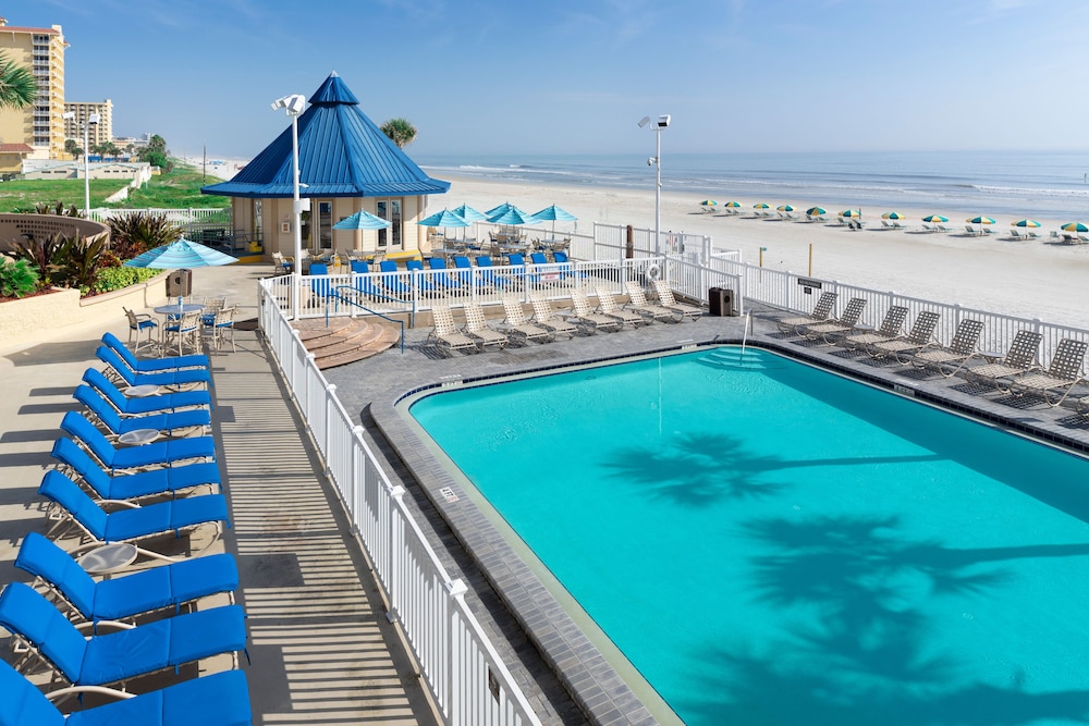 Hilton Vacation Club Daytona Beach Regency — Swimming pool in Daytona Beach, Florida