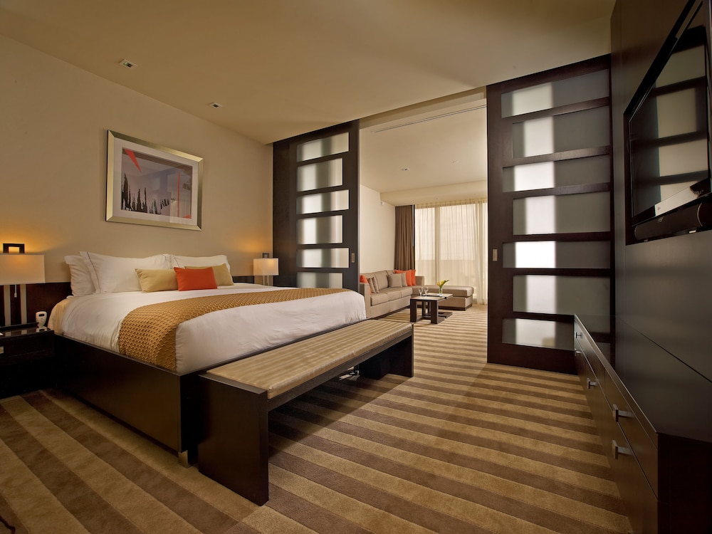 EB Hotel Miami — Hotel rooms in Miami, Florida