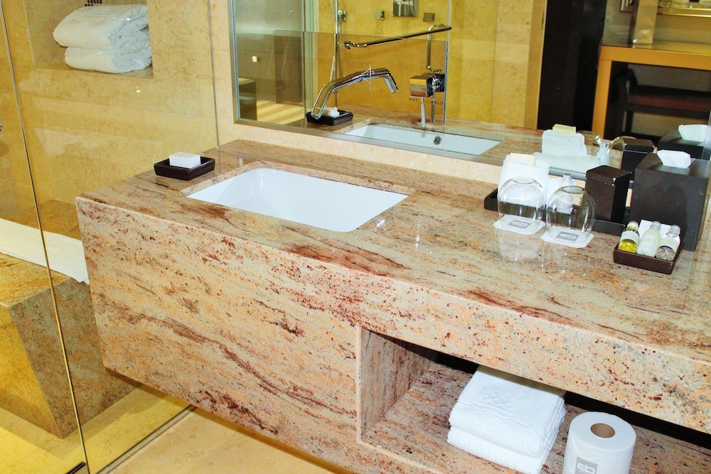 EB Hotel Miami — Hotel rooms in Miami, Florida
