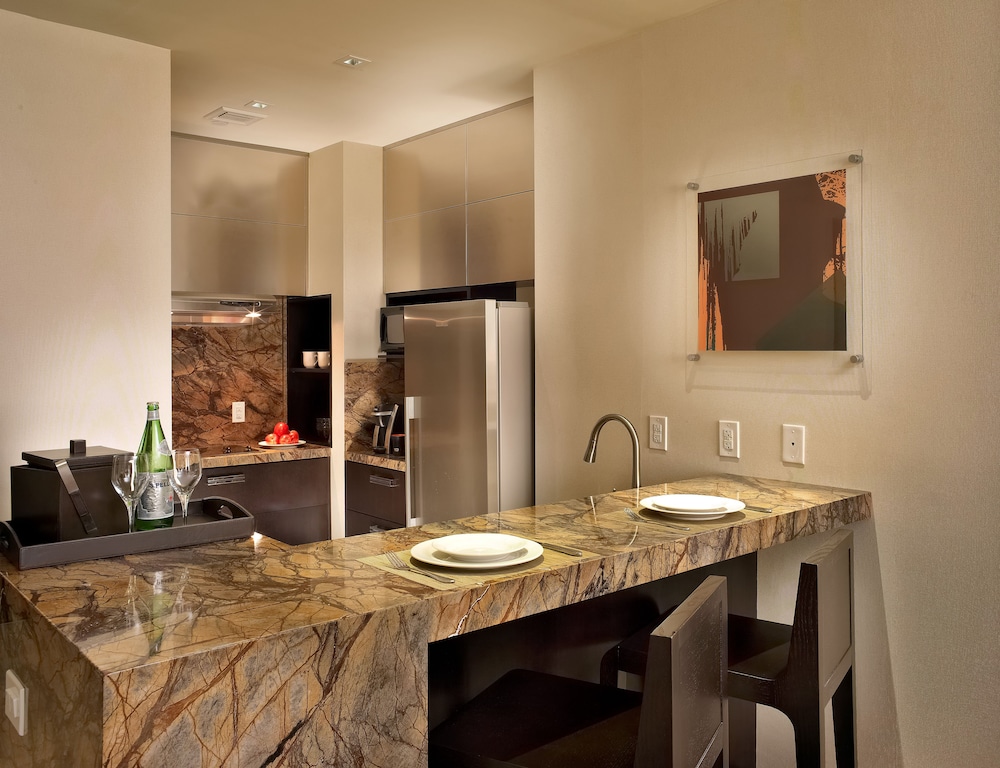 EB Hotel Miami — Hotel rooms in Miami, Florida