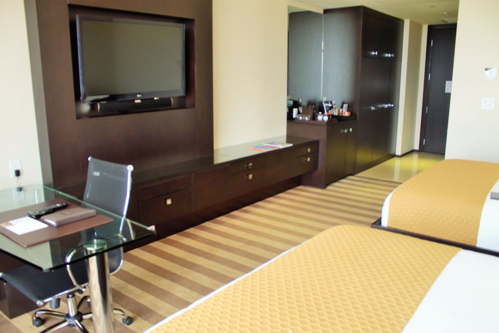 EB Hotel Miami — Hotel rooms in Miami, Florida