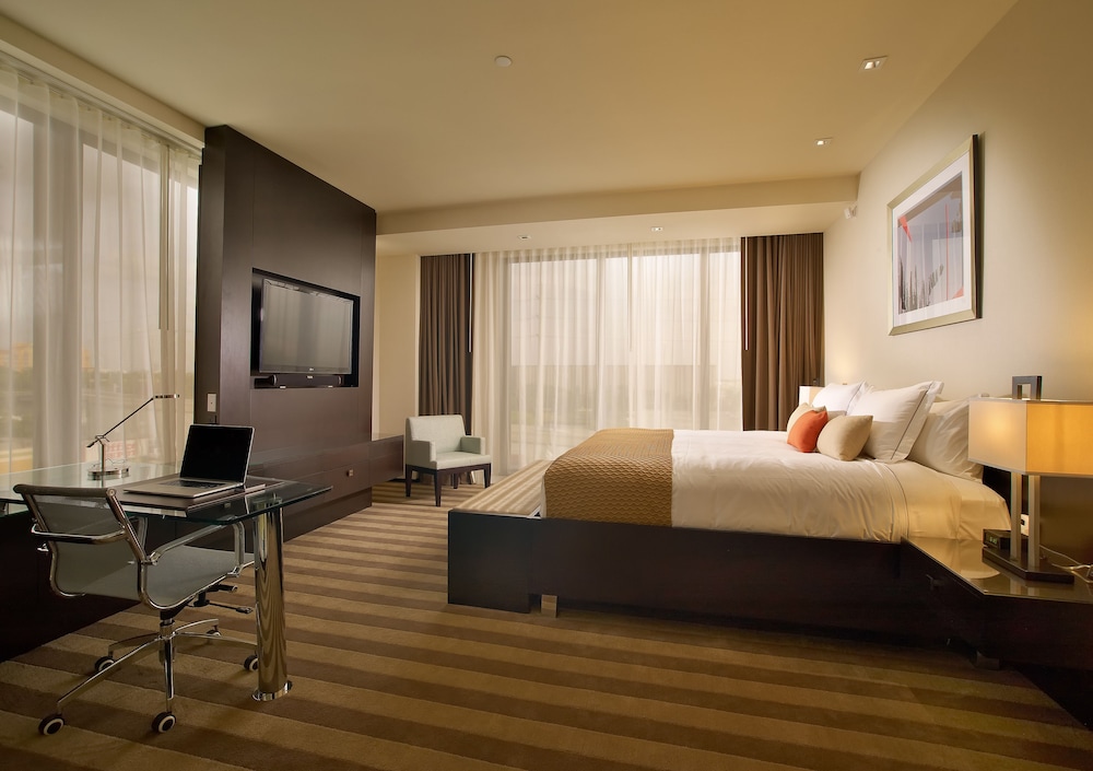 EB Hotel Miami — Hotel rooms in Miami, Florida