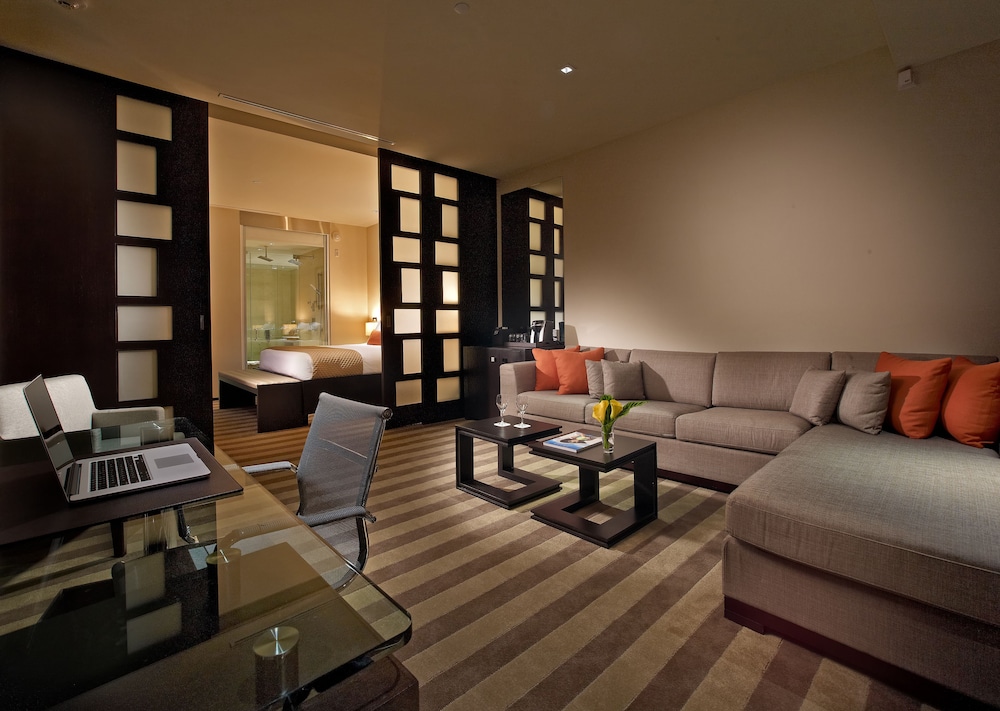 EB Hotel Miami — Hotel rooms in Miami, Florida