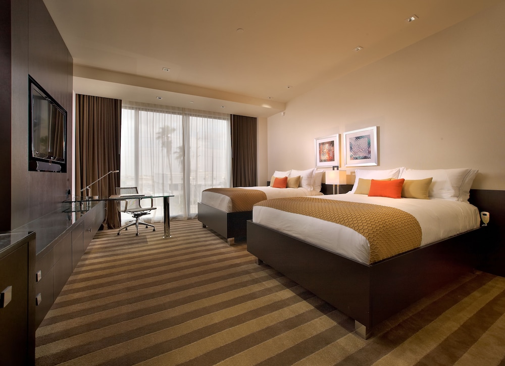 EB Hotel Miami — Hotel rooms in Miami, Florida