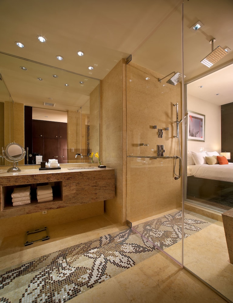 EB Hotel Miami — Hotel rooms in Miami, Florida