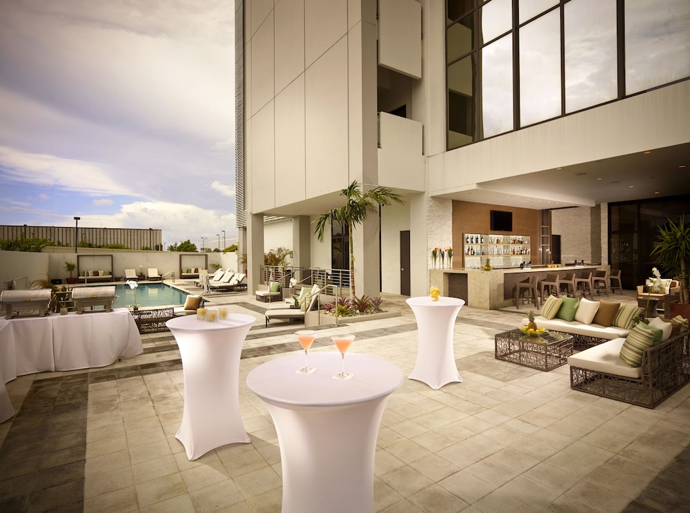 EB Hotel Miami — Restaurant & bars in Miami, Florida