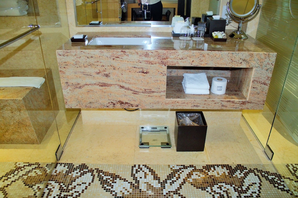 EB Hotel Miami — Hotel rooms in Miami, Florida