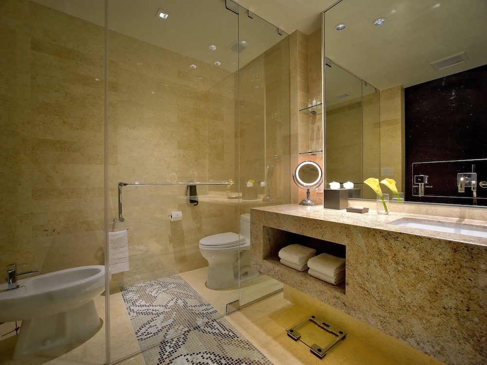 EB Hotel Miami — Hotel rooms in Miami, Florida