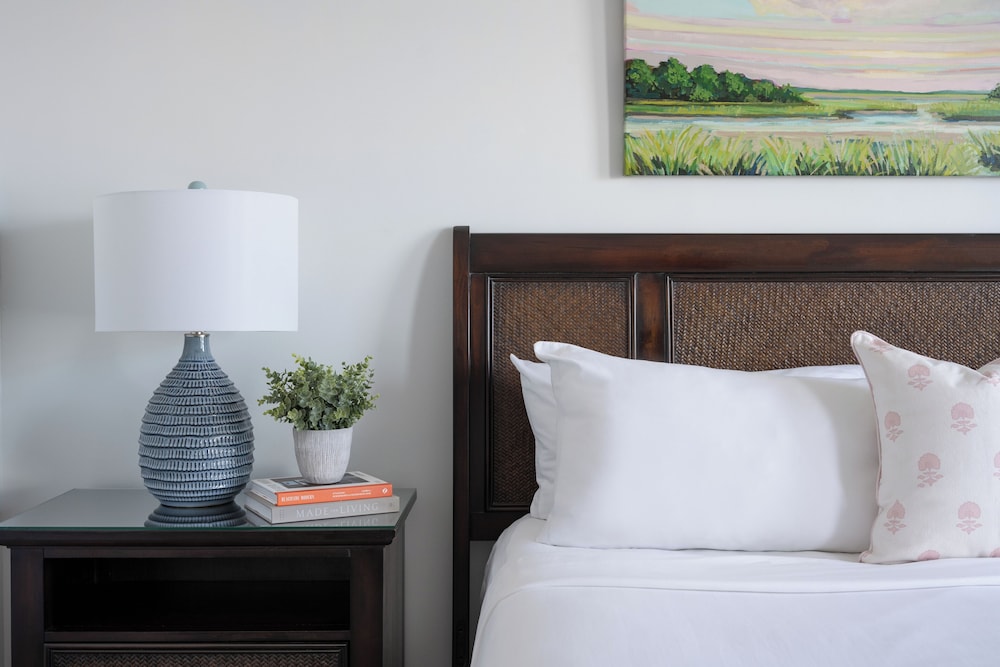 Elizabeth Pointe Lodge — Hotel rooms in Amelia Island, Florida