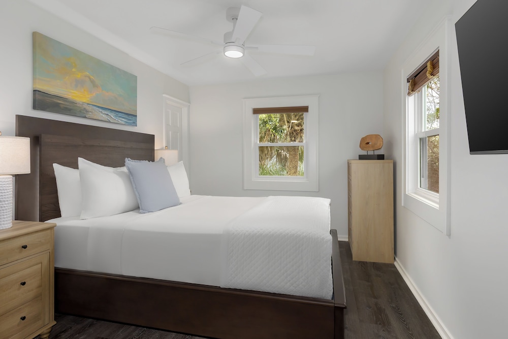 Elizabeth Pointe Lodge — Hotel rooms in Amelia Island, Florida