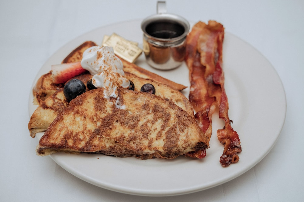 Elizabeth Pointe Lodge — Restaurant & bars in Amelia Island, Florida