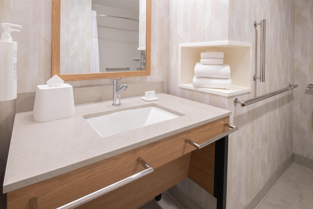 Hampton Inn by Hilton North Hollywood — Hotel rooms in North Hollywood, California