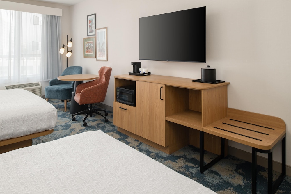 Hampton Inn by Hilton North Hollywood — Hotel rooms in North Hollywood, California