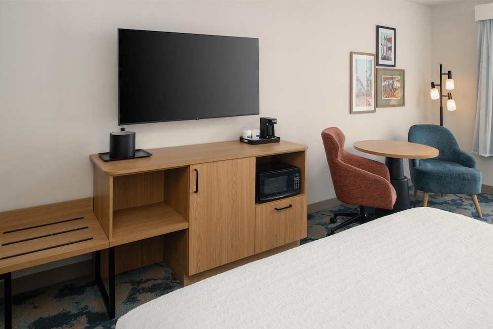 Hampton Inn by Hilton North Hollywood — Hotel rooms in North Hollywood, California