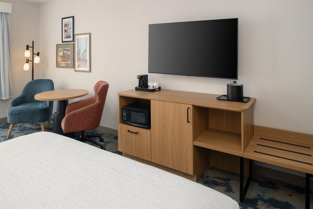 Hampton Inn by Hilton North Hollywood — Hotel rooms in North Hollywood, California