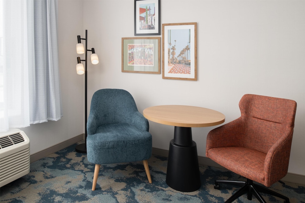 Hampton Inn by Hilton North Hollywood — Hotel rooms in North Hollywood, California