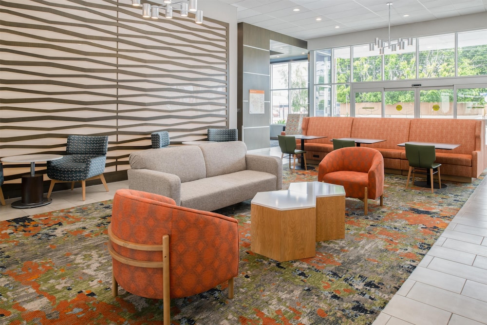 Hampton Inn by Hilton North Hollywood — Restaurant & bars in North Hollywood, California