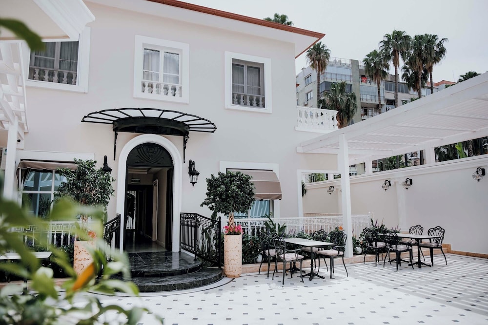 Elegance East Hotel - Boutique Class — Hotel building in Antalya