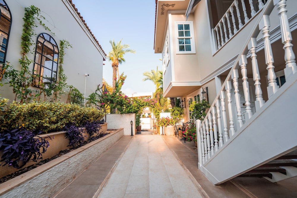 Elegance East Hotel - Boutique Class — Hotel building in Antalya