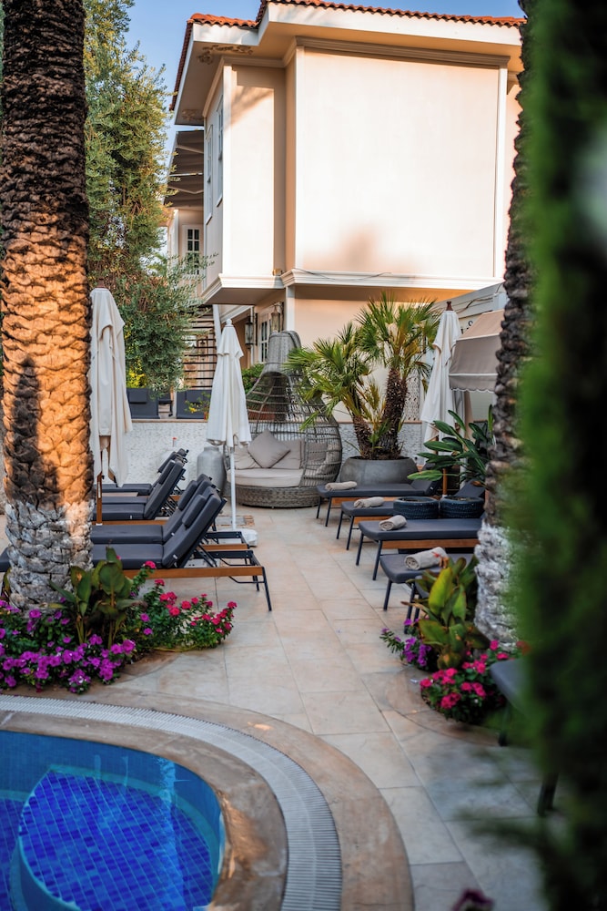 Elegance East Hotel - Boutique Class — Swimming pool in Antalya