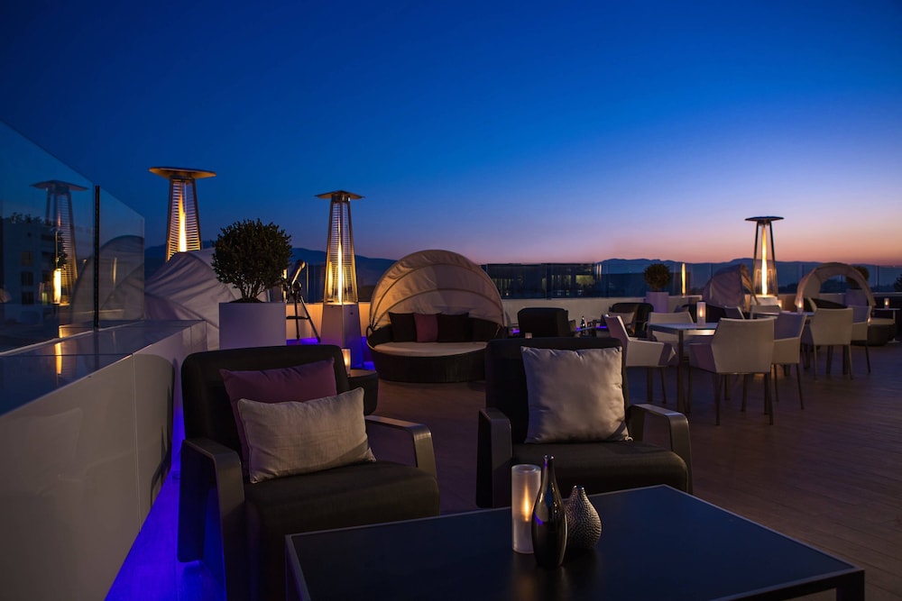 Renaissance Izmir Hotel - zdjęcie 2