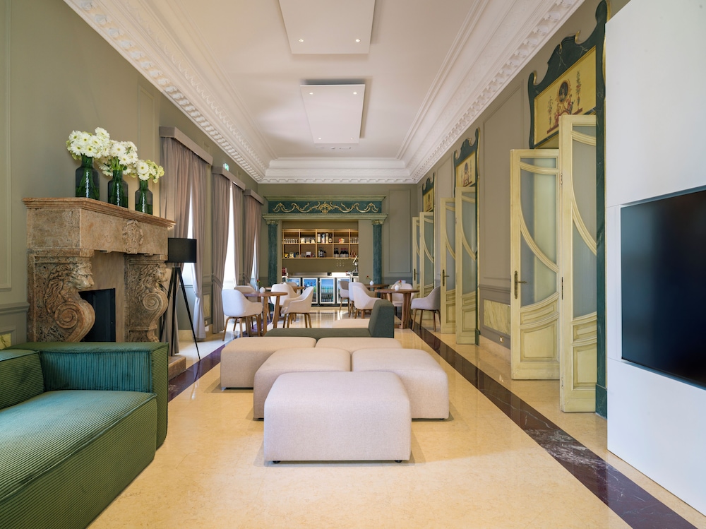 UNA Hotels One Catania Wellness & SPA — Restaurant & bars in Catania, Sicily