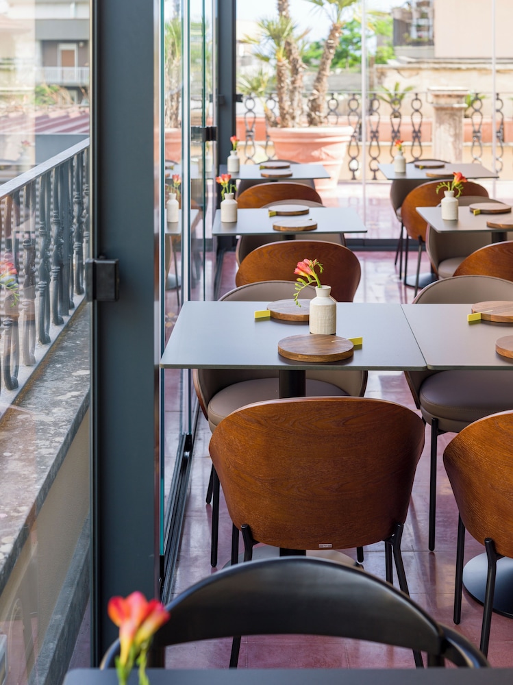 UNA Hotels One Catania Wellness & SPA — Restaurant & bars in Catania, Sicily