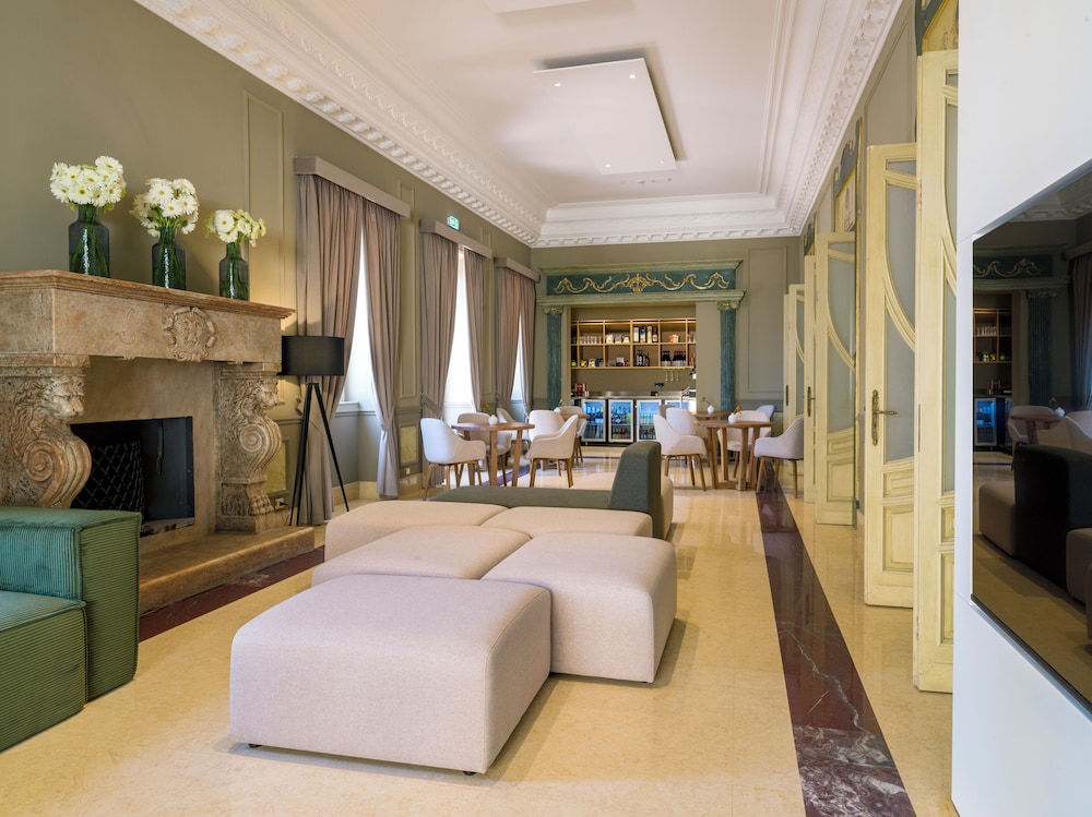 UNA Hotels One Catania Wellness & SPA — Restaurant & bars in Catania, Sicily