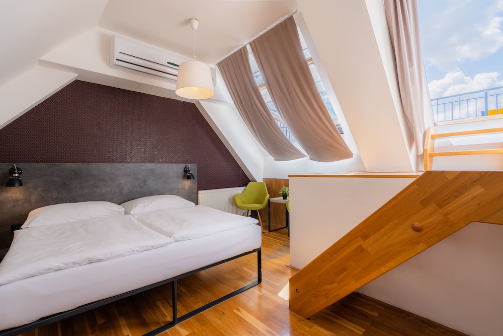 EA ApartHotel Melantrich — Hotel rooms in Prague, Prague