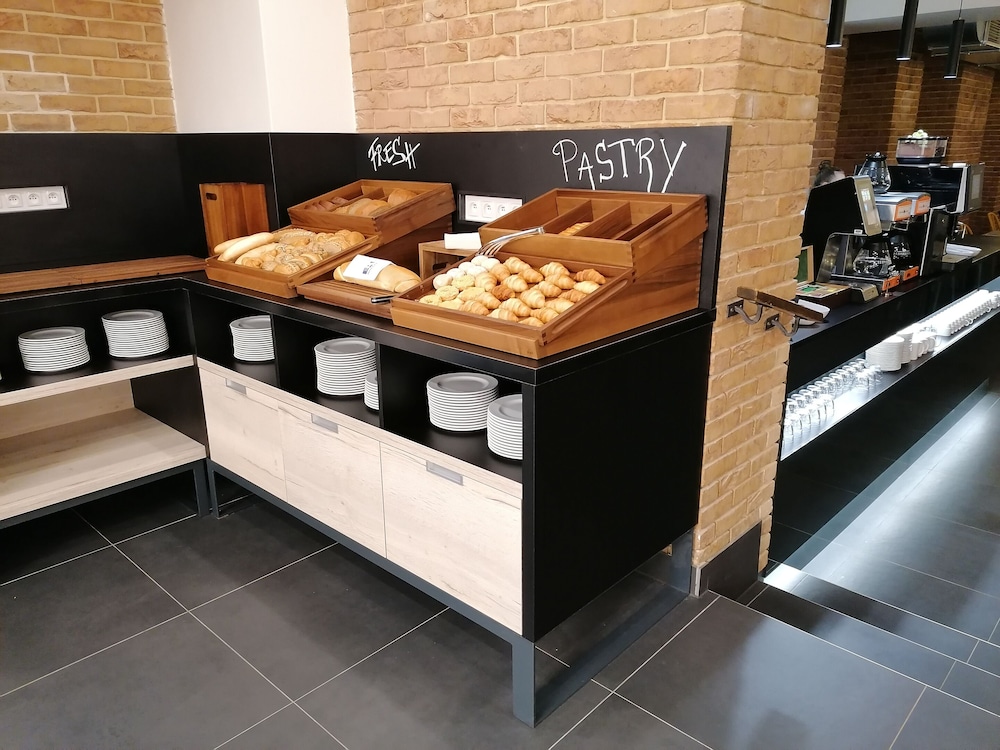 EA ApartHotel Melantrich — Restaurant & bars in Prague, Prague