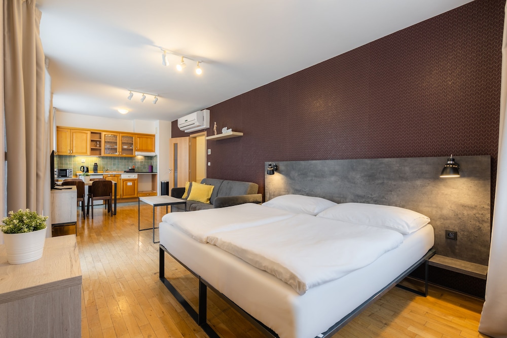 EA ApartHotel Melantrich — Hotel rooms in Prague, Prague