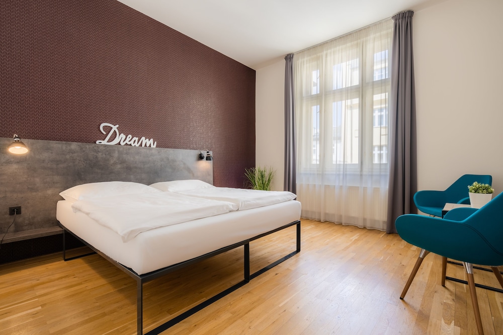 EA ApartHotel Melantrich — Hotel rooms in Prague, Prague