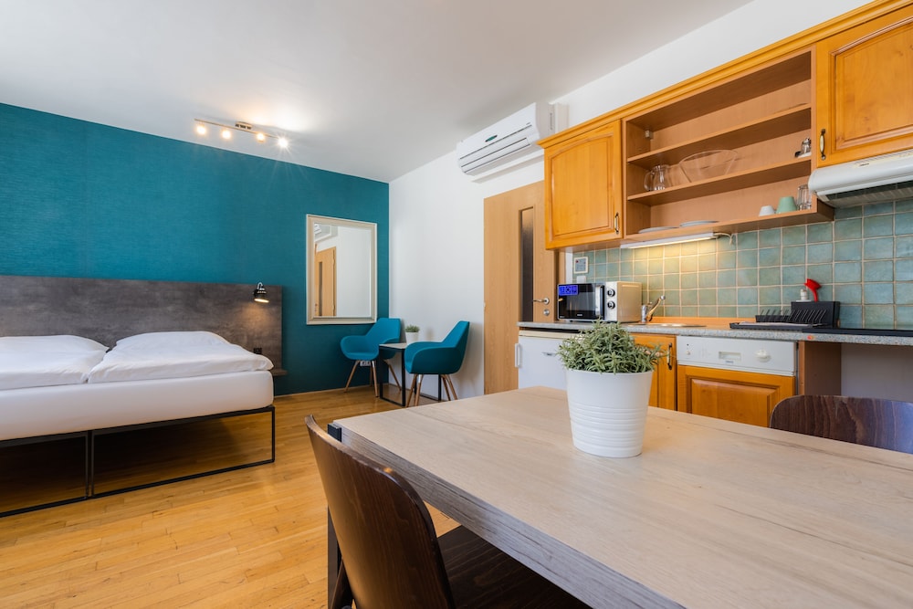 EA ApartHotel Melantrich — Hotel rooms in Prague, Prague