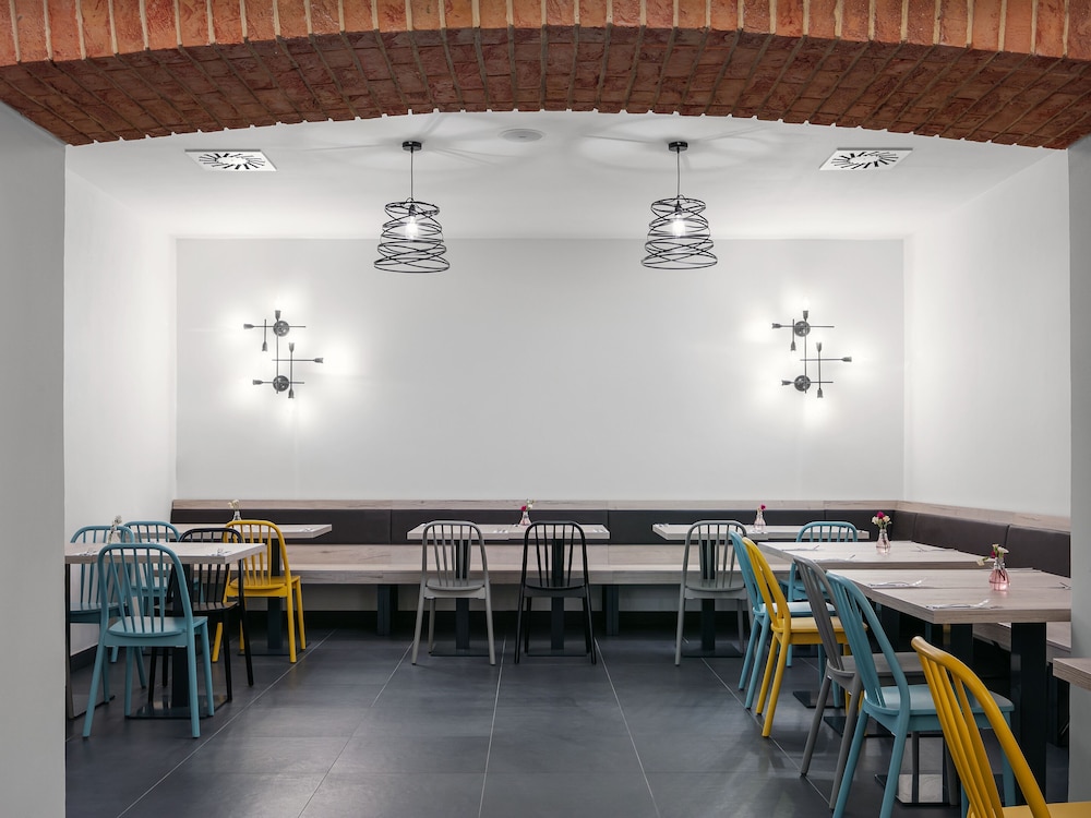 EA ApartHotel Melantrich — Restaurant & bars in Prague, Prague