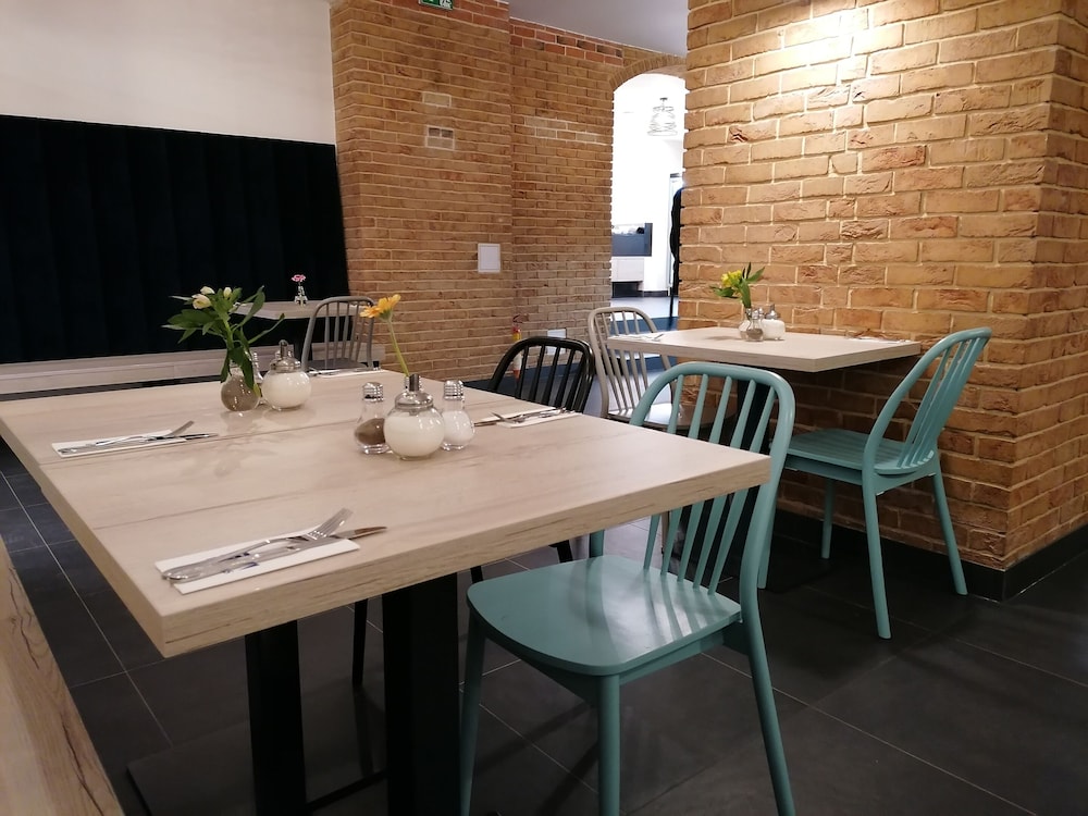 EA ApartHotel Melantrich — Restaurant & bars in Prague, Prague